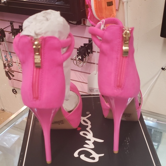 Pink stilettos - Picture 2 of 4